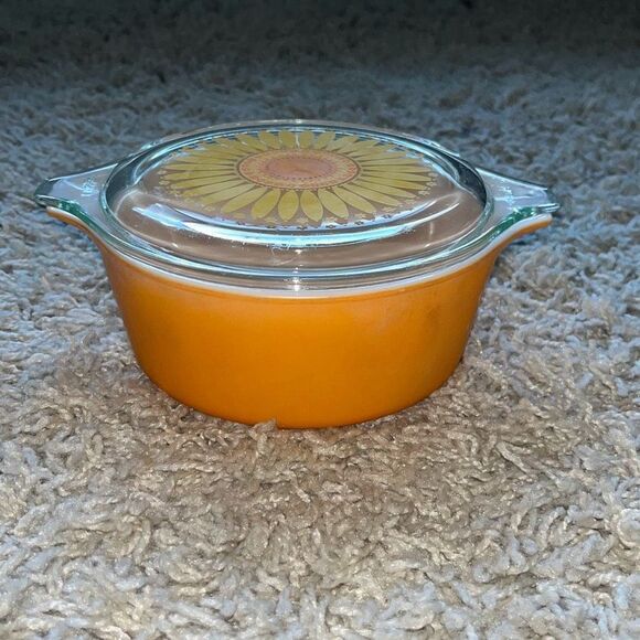 Vintage Pyrex Daisy Sunflower Orange 1.5 Pt Casserole Dish #472-C Daisy Lid - Picture 1 of 13
